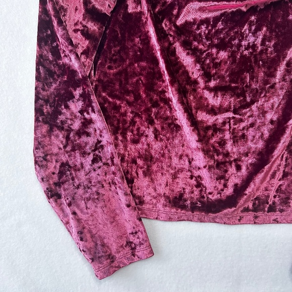 NEW Michael Koss Women’s Dark Ruby Crushed Velvet Keyhole Long Sleeve Top Large - Picture 3 of 7